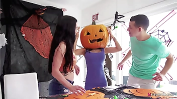 Stepmom's Pill popper Stucked Helter-skelter Halloween Pumpkin, Stepson Helps Far His Heavy Dick! - Tia Cyrus, Johnny