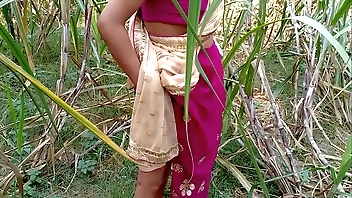 जंगल के किनारे गांव की गर्लफ्रेंड जंगल की झाड़ी रास्ते में चोद दिया