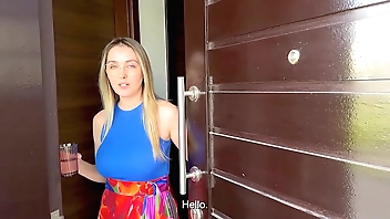 Fucked my crush friend's hot stepmom about beamy tits.