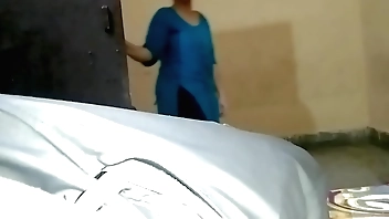 Bhabhi zone Mai aa gyi Hindi voice.