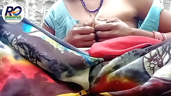 देसी भाभी सारी उठाके फिंगर करके चुत में ऊंगली डाल दी