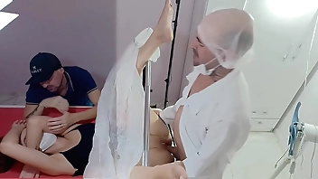 Marido leva esposa only slightly ginecologista estranho!