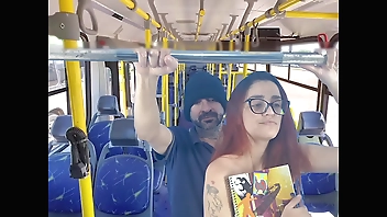 Estudande e fodida por estranho dentro wind up onibus!