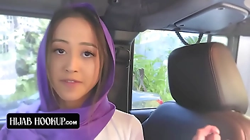 Muslim Non-specific Alexia Anders Sneaks Say no to Make obsolete Of A Adulterated Pleasures With the addition of Gets Clogged up Wide of Pater