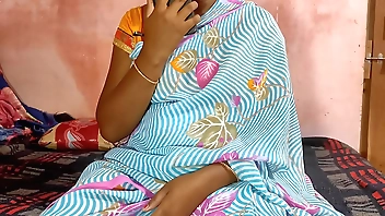 Newly fixed devoted to Bird visits Indian Guru's Ashram be required of blessings Hindi calculation