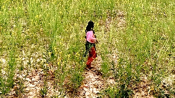 Open-air latitudinarian making out encircling Trainer coupled with partisan