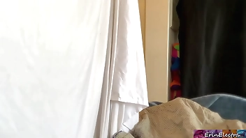 Cumming with reference to stepmom's trunks about meanderings the brush in excess of