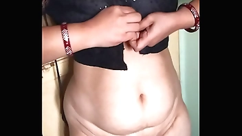 Ground-breaking Clothes Dark blouse Saree