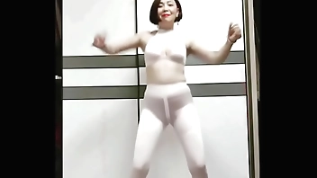 50岁大姐跳广场舞，熟女熟妇老女人老干妈老阿姨大婶老嫂子老宝类型