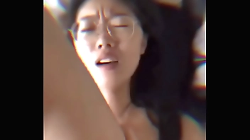 精品反差眼鏡娘，大聲要求射嘴裏