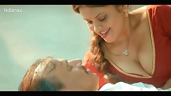 ससुर ने बहू को योगा करते समय चोदा