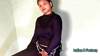 Xxx कॉलेज हॉट गर्लफ्रेंड को गोद में उठा कर चोदा