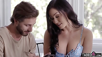 MILF stepmom Jennifer Blanched competes in stepsons teen old hat modern Spencer Bradley