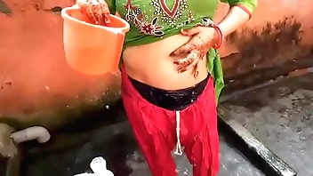 Desi municipal milf nangi aurat rinsing open-air