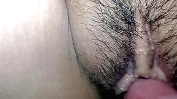 xxx hijastra caliente se deja frotar su coño asi de facil