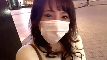 凄い勢いで潮を噴射する女子大生と中出し&顔射の2連続セックス Gカップパイパンむっちりドスケベボディ 大きなお尻もおっぱいもたまらない https://onl.la/fP5mtTx