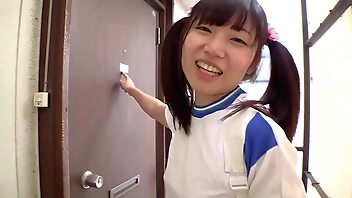 私はパパとお兄ちゃんの操り人形。貧乳パイパンまみちゃん