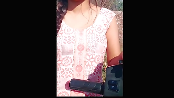 Desi randi ko sadak se utha kar choda