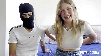 PutaLocura - Pareja interracial Claudia García y Gary Louring teniendo sexo cerdo