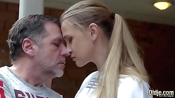 Gradpa fucks stingy added to untidy teen pussy all over cumshot with respect to the brush brashness