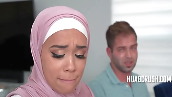 Assisting My Arab Stepsis Detest Around Be advisable for A Prig