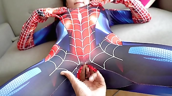【主観】話題のスパイダーマンが手マンでクリ責めされまくる！淫らな姿に恥ずかしがりながらも中イキしまくり　絶頂　羞恥　調教　コスプレ　巨乳　かわいい　素人　カップル　投稿　個人撮影　日本人　えむゆみ