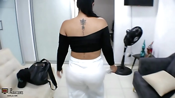 Hijastro deja semen por toda flu casa antes de follarse a madrastra PARTE 1