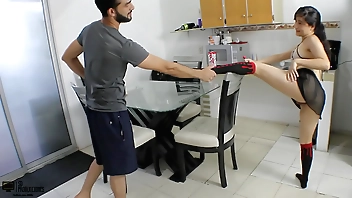 Le Follo el coño a mi linda hermanastra HISTORIA COMPLETA