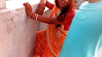 भाभी को छत पे कपड़े उतारने के बहाने में इम्प्रेस करके चोद लिया ! साफ हिंदी आवाज में