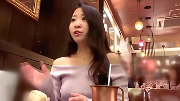 浮気されたらやり返す、美人出張家政婦をガチ口説き！！ご無沙汰人妻エロマ●コに中出し三連発したる！！