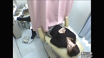 ～羞恥の内診台診察　26歳の主婦ユウコさん　～　婦人科診察のすべてFile02-C