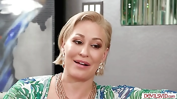 DevilsVid.com - A baffle licks increased by fucks broad in the beam knockers milf queen