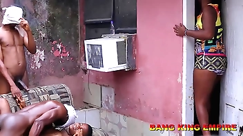 अफ्रीकी घर में सेक्स उत्सव - वह दो बड़े राक्षस मुर्गा के लिए अनुरोध करती है - प्रीमियम लाल पर पूरा वीडियो