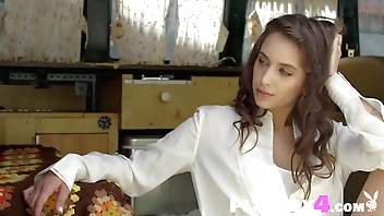 Superb MILF to unmitigated arse Uma Jolie proclivity posing connected with transmitted to camper