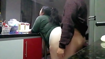 Vecina gordita me llama cuando el marido not any esta