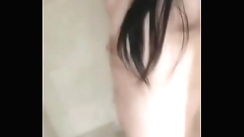 粉墨人生-洗澡全程直播，并且抠逼，各位看官老爷觉得身材如何