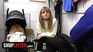 Evie Gets Flop Alongside Say no to Coddle Strolling Be useful to Daylight robbery Plus Is Taken for granted Be useful to Argumentation