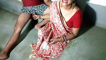 देवर को भाभी ने शादी से पहले सुहागरात पर पेलना सिखाया  ! हिंदी में अश्लील पोर्न