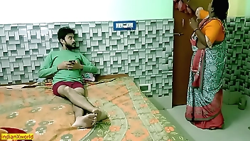 देसी गर्म नौकर भाभी के साथ भारतीय जमींदार बेटा कमबख्त! देसी गर्म सेक्स