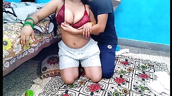 भाभी तुम्हारे चूचे तो बहुत बड़े है मुझे पीला दो अपने चूचे