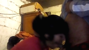 Transparent CHICA Teen pierde su virginidad y grita