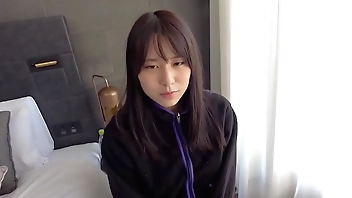 脱がせば爆乳ドスケベBODY×ほぼ処女＃おと＃家出娘 Part1