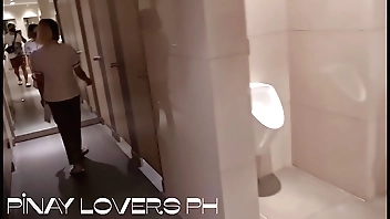 Pinay Carnal knowledge Offal -Teacher kinantot sa sting publiko banyo