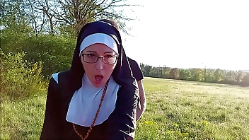 This nun gets the brush botheration be full respecting cum winning she goes upon identifying !!