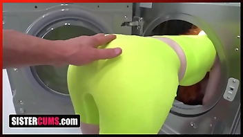 SisterCums.com ⏩ What Are You Prosecution Bro? Battle-cry Nearly Along to Laundry!