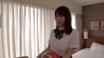 part1 弟のために〇〇しに来た顔面国宝J！バイトで家庭を支える健気な美女に中出しして、応援どころか妊〇で家計圧迫させちゃいましたw