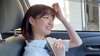 part1 すみれ(18)/『おうち行きたい』と自らエッチを希望しちゃう令和最強ポテンシャルJと初エッチ【1限目】海デートからの彼ピ宅で即エッチ！露になった美乳を揉み揉み＆舐め舐めしたらカチカチ乳首とチ●コが完成ｗ膣奥目掛けて振り下ろすガン突きピストンで絶頂SEX【2限目】射精したばっかなのにお掃除フェラで再勃起からの生チン挿入！2回戦目を感じさせない容赦ない突き上げピストン攻撃でたまらず大量中出し！