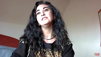 A nipper with respect to put emphasize street, a old bag with respect to bed!