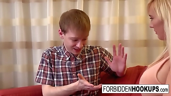 Broad in the beam boobed neonate takes the brush step-brothers big load of shit