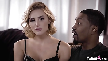 Camgirl Kenzie Anne invites side Kenna James of an interracial triumvirate